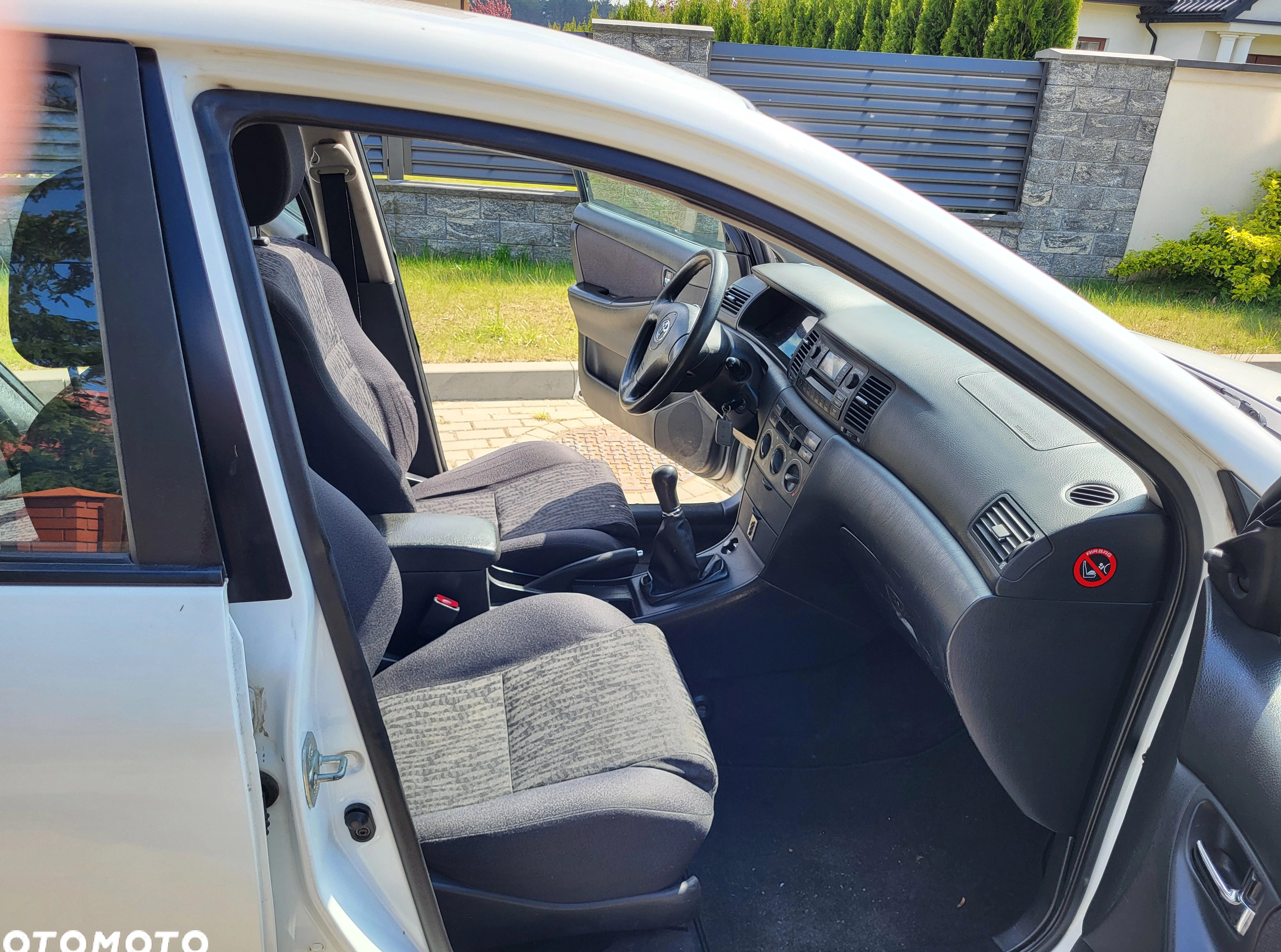 Toyota Corolla cena 8200 przebieg: 275486, rok produkcji 2004 z Warszawa małe 67